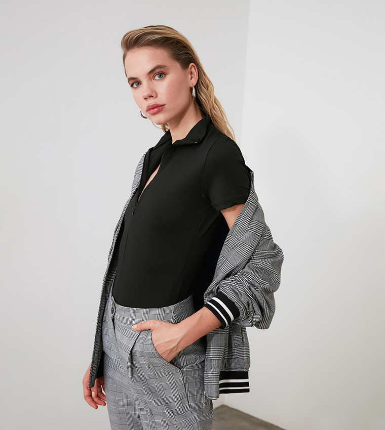 Zippered Knitted Body