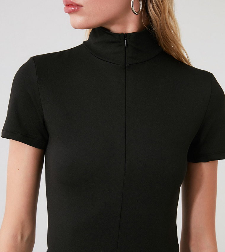 Zippered Knitted Body