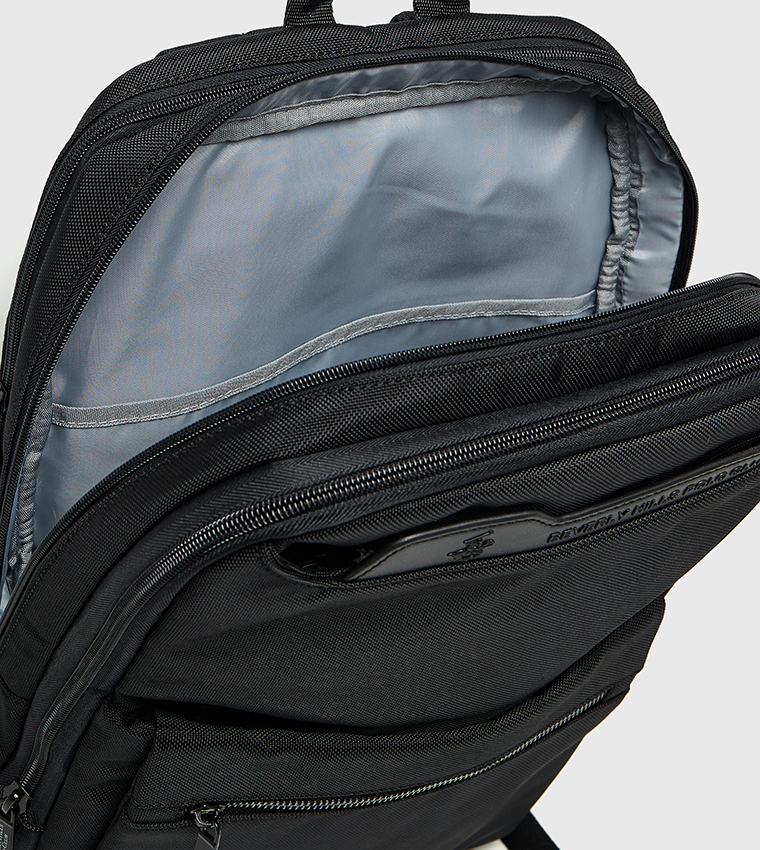 شنطة ظهر سادة بجيب أمامي