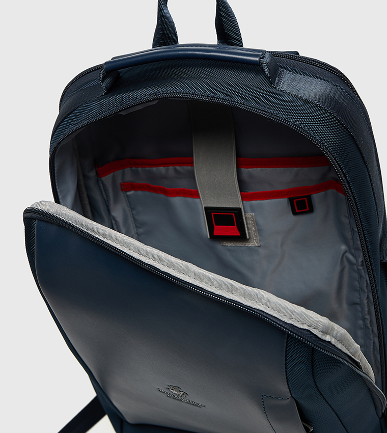 شنطة ظهر بسحاب 