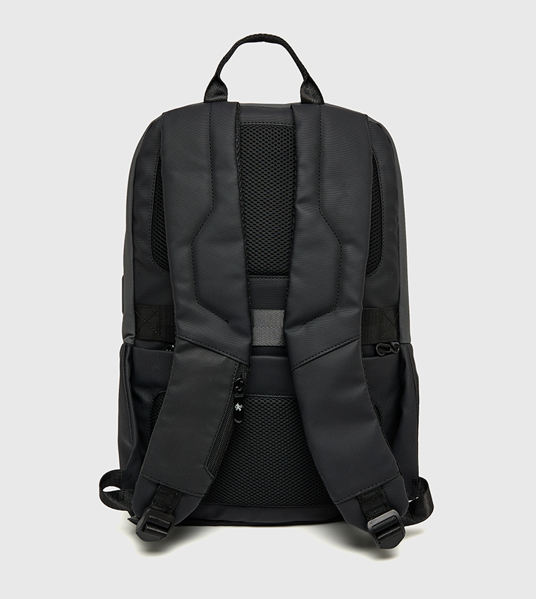 شنطة ظهر سادة بسحاب 