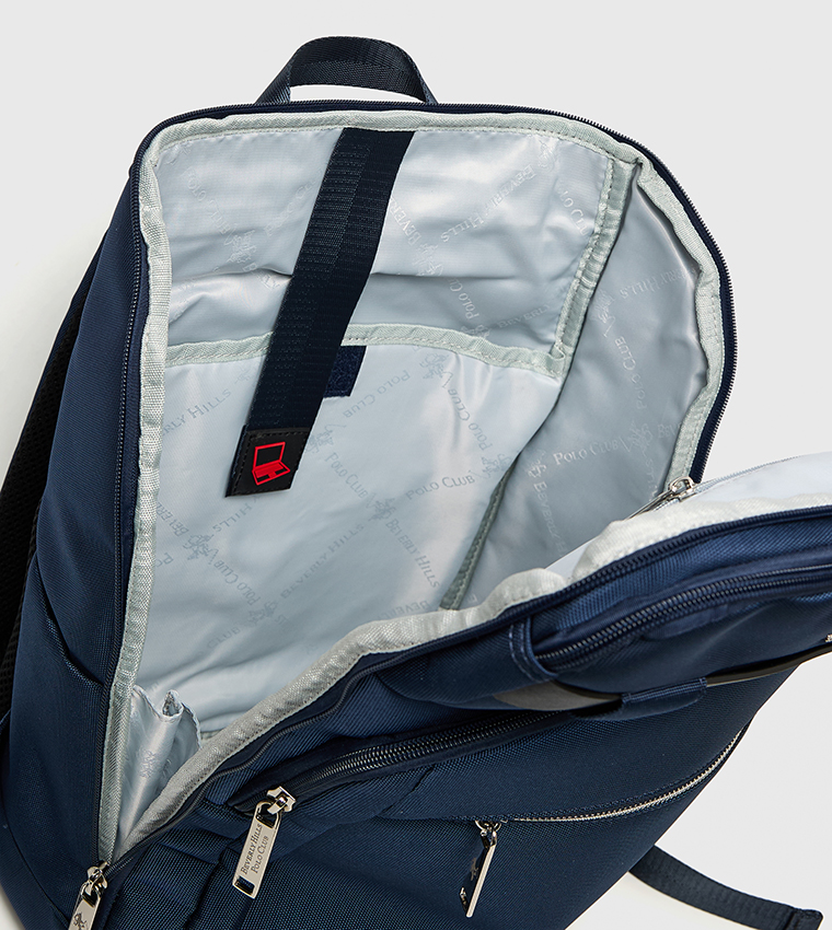 شنطة ظهر سادة بجيب أمامي