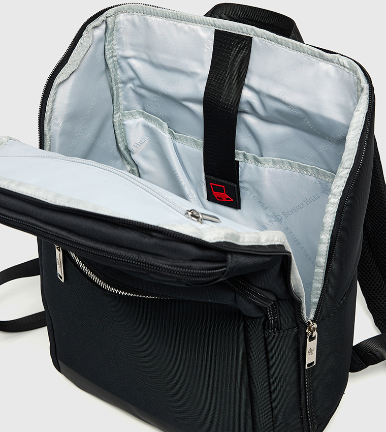 شنطة ظهر سادة بجيب أمامي