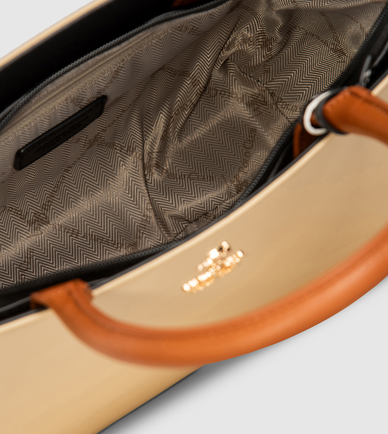 شنطة ساتشل بسحاب وشعار