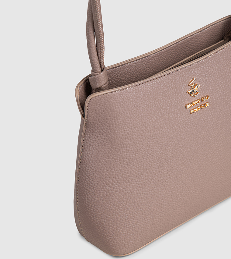 شنطة كتف نسائية بشعار 