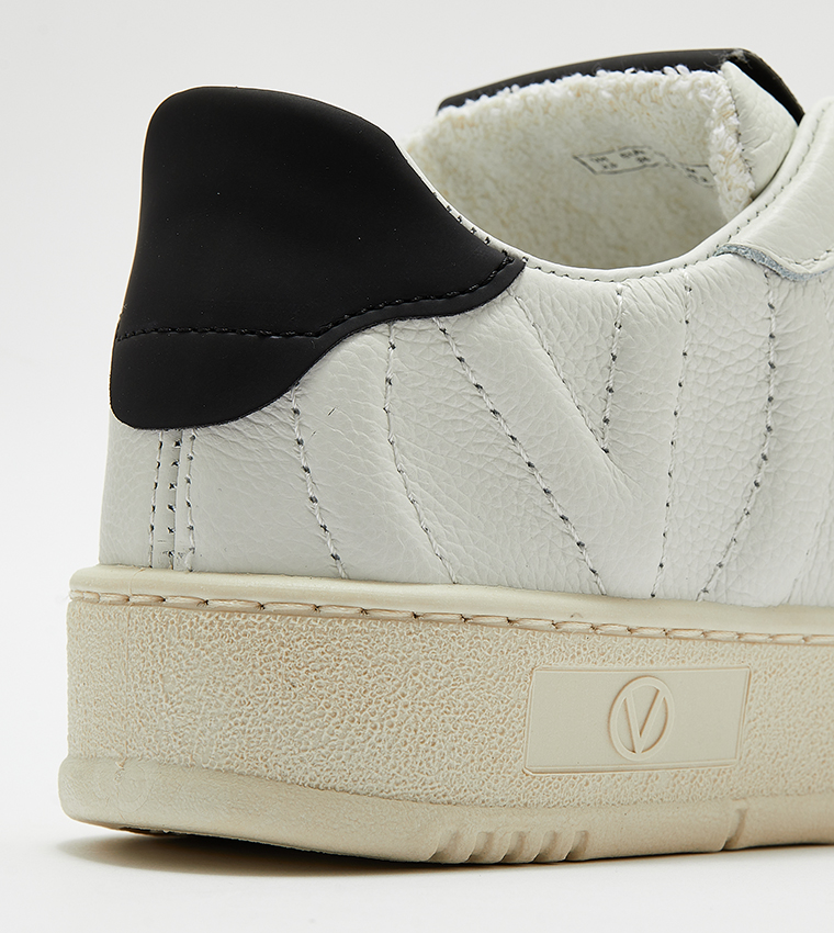 VALENTINO スニーカー ホワイト Valentino White & Gold Rockstud Untitled Trainers – Zoo Fashions
