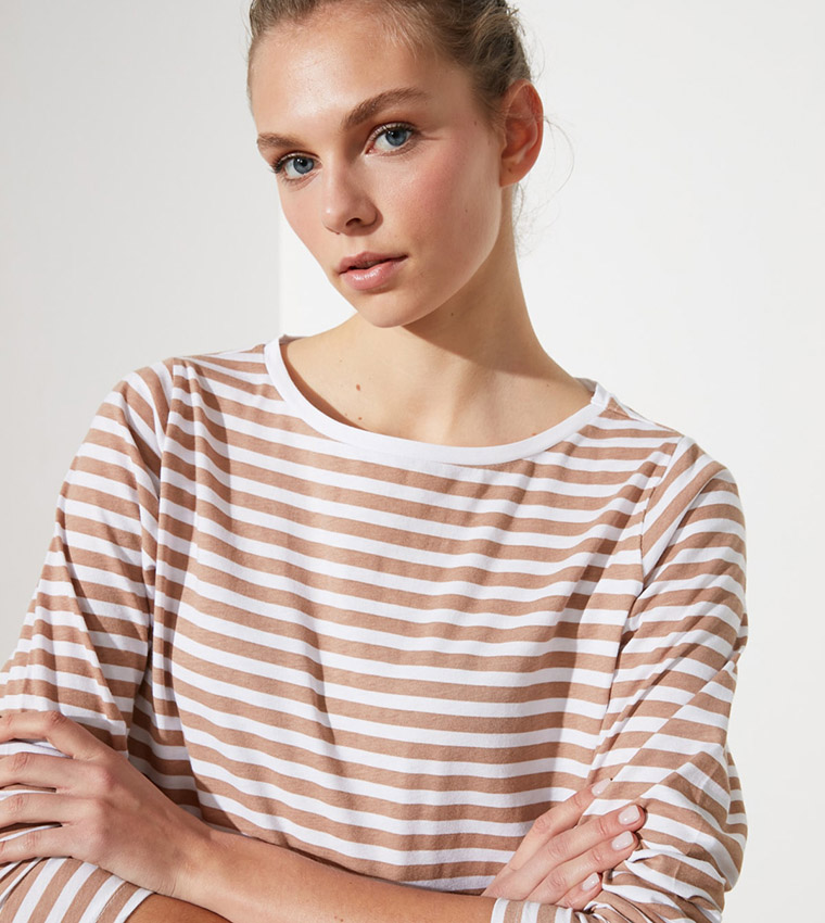 Boat neck basic T-shirt