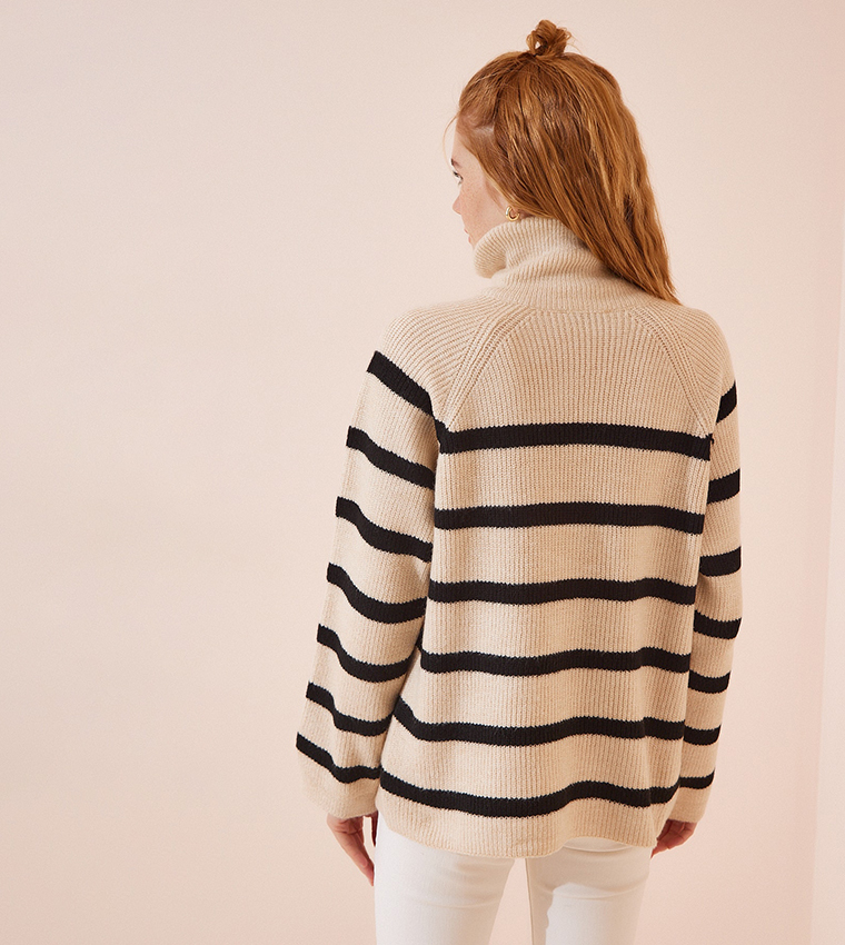 Zippered Long Sleeves Sweater