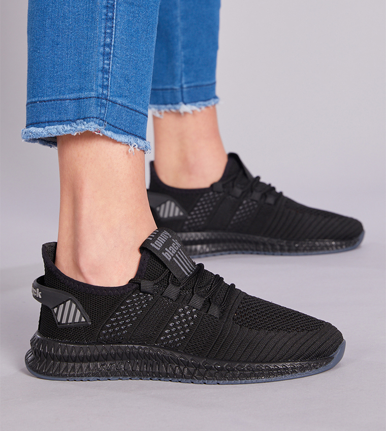 Round Toe Slip-On Casual Shoes