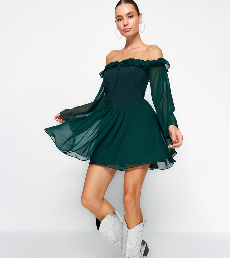 Buy Trendyol Off Shoulder Chiffon Midi Dress In Green | 6thstreet Oman Buy Trendyol Off Shoulder Chiffon Midi Dress In Green | 6thstreet Oman