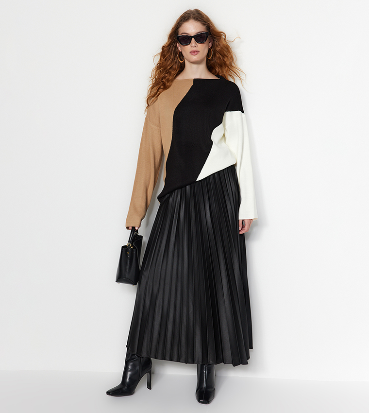 Solid Pleated Maxi Skirt