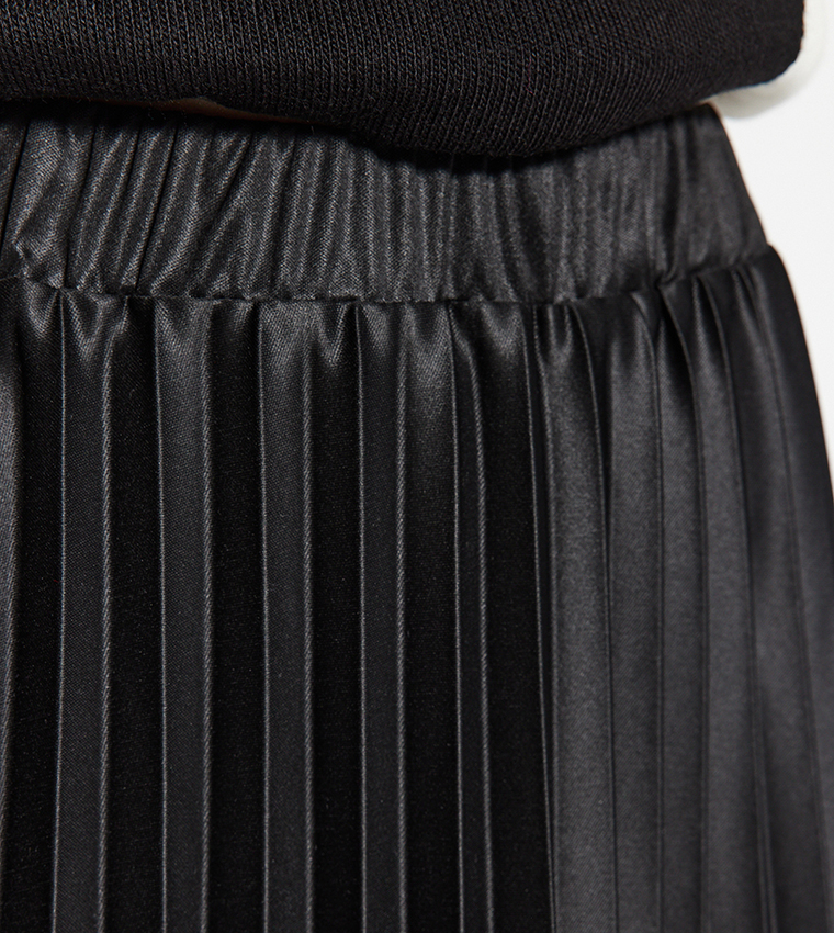 Solid Pleated Maxi Skirt