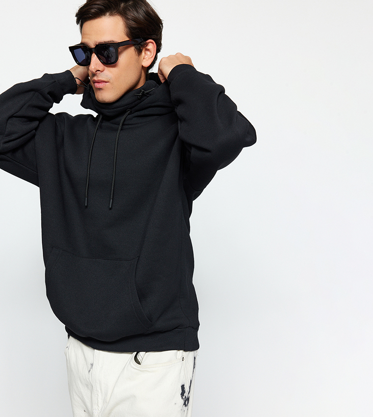 هودي سادة بأكمام طويلة ومقاس كبير 