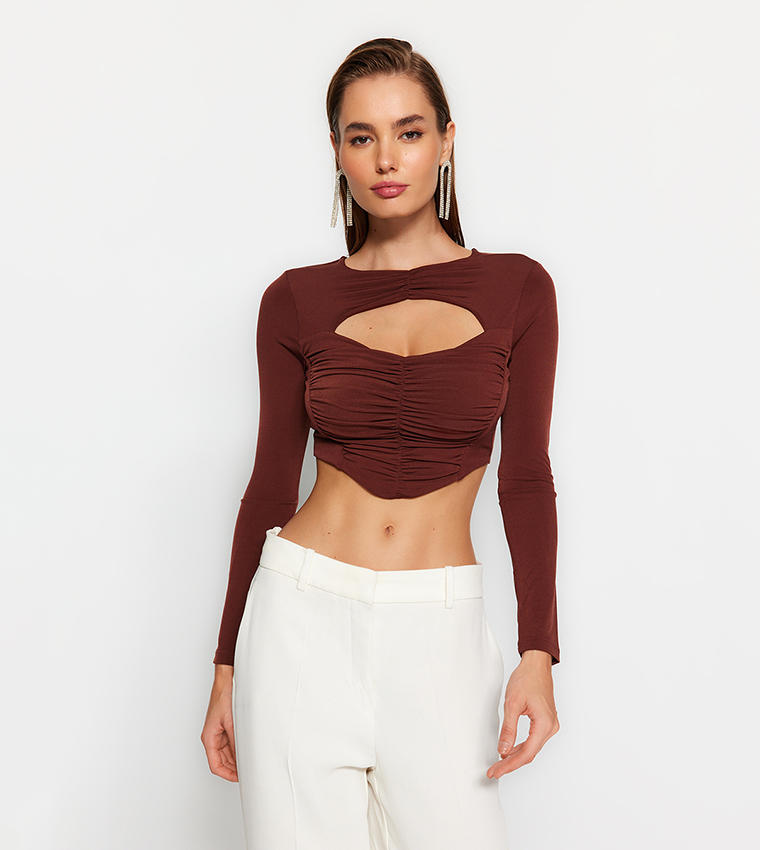 Buy Trendyol Cut Out Front Crop Top In Brown | 6thStreet Saudi Arabia