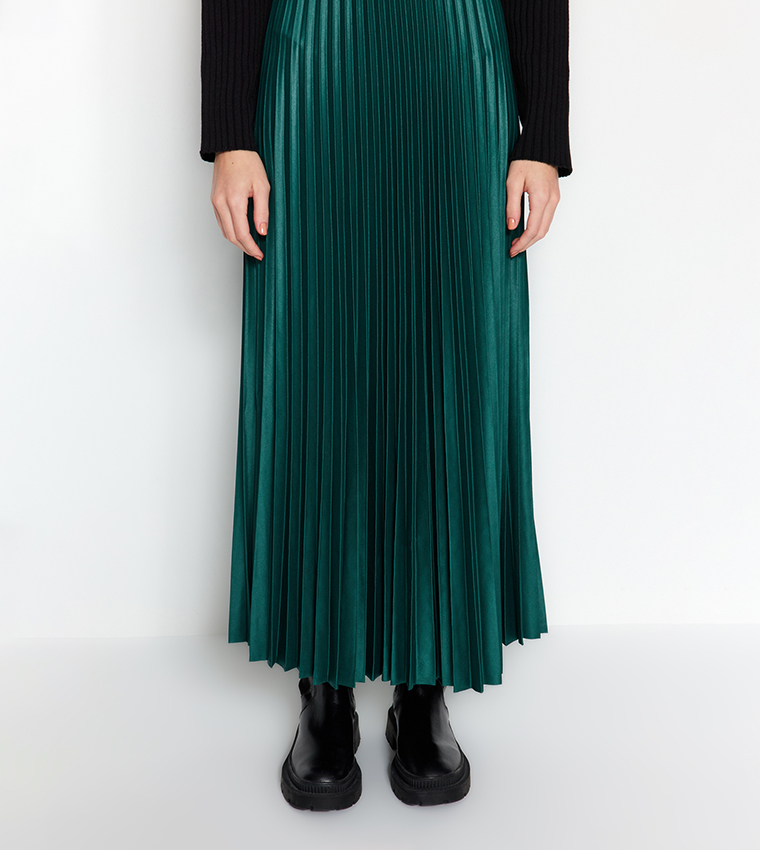 Buy Trendyol Solid Pleated Midaxi Skirt In Emerald 6thStreet Qatar