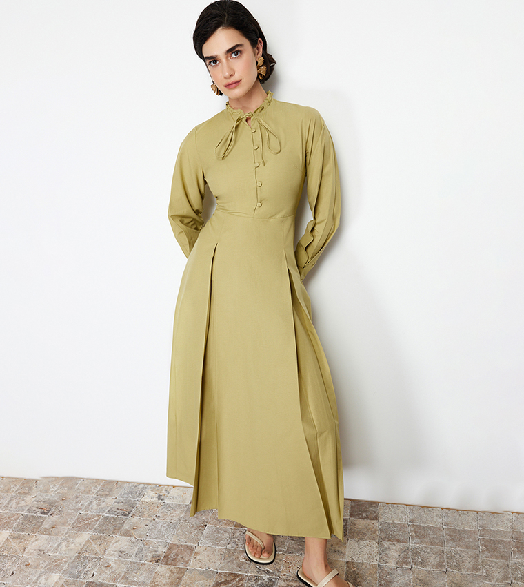 Solid Woven Pleated Dress