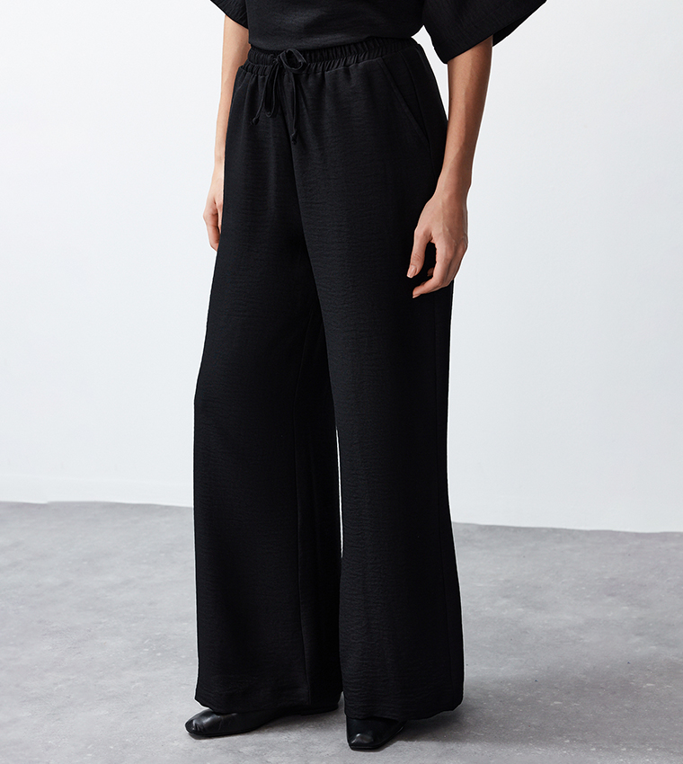 Crinkled Woven V-Neck Top and Bottom Set
