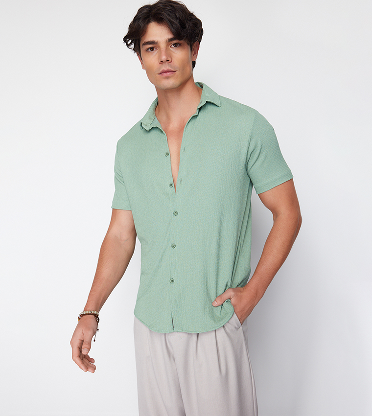 قميص بأكمام قصيرة مزخرف