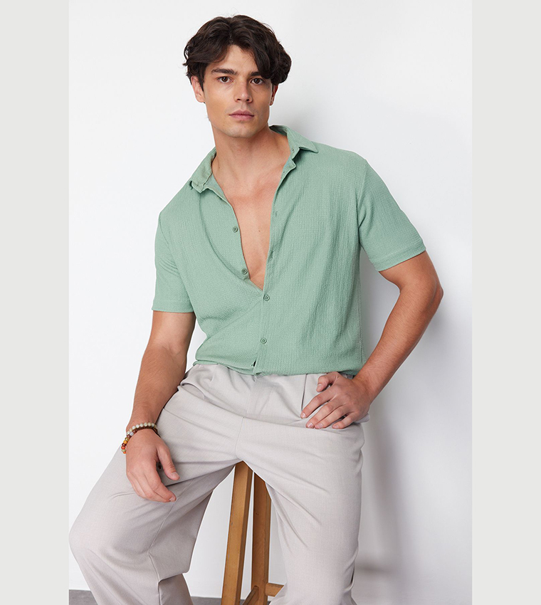 قميص بأكمام قصيرة مزخرف