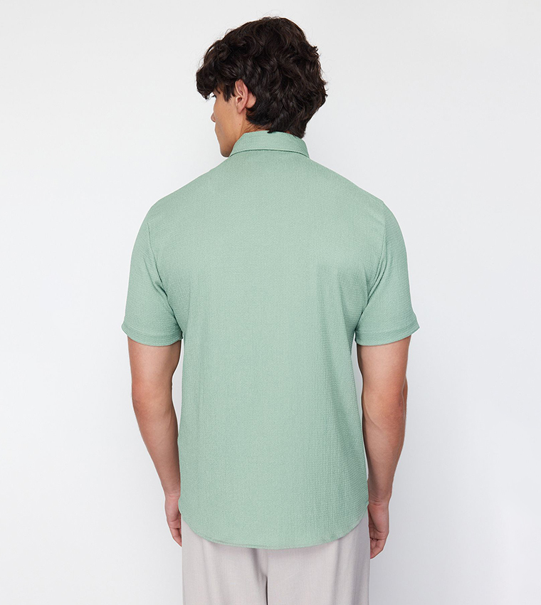 قميص بأكمام قصيرة مزخرف