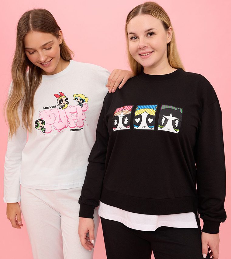 Buy Trendyol Curve Powerpuff Girls Licensed Crew Neck Sweatshirt In Black 6thStreet Oman