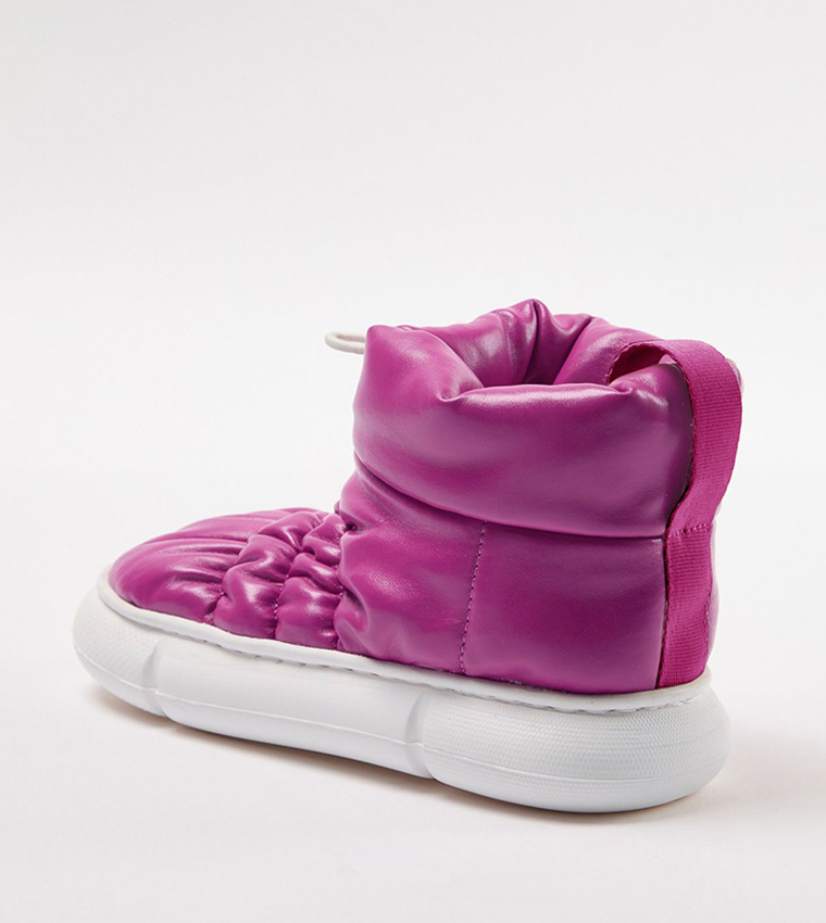 Stitch Detail Flexible Sole Boots