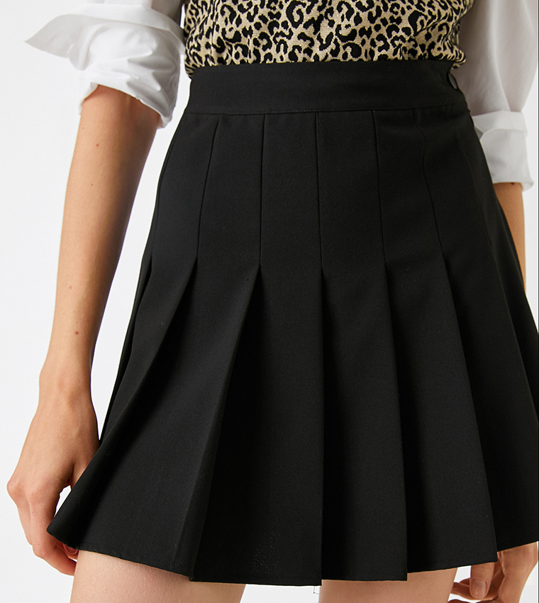 Solid Pleated Mini Skirt