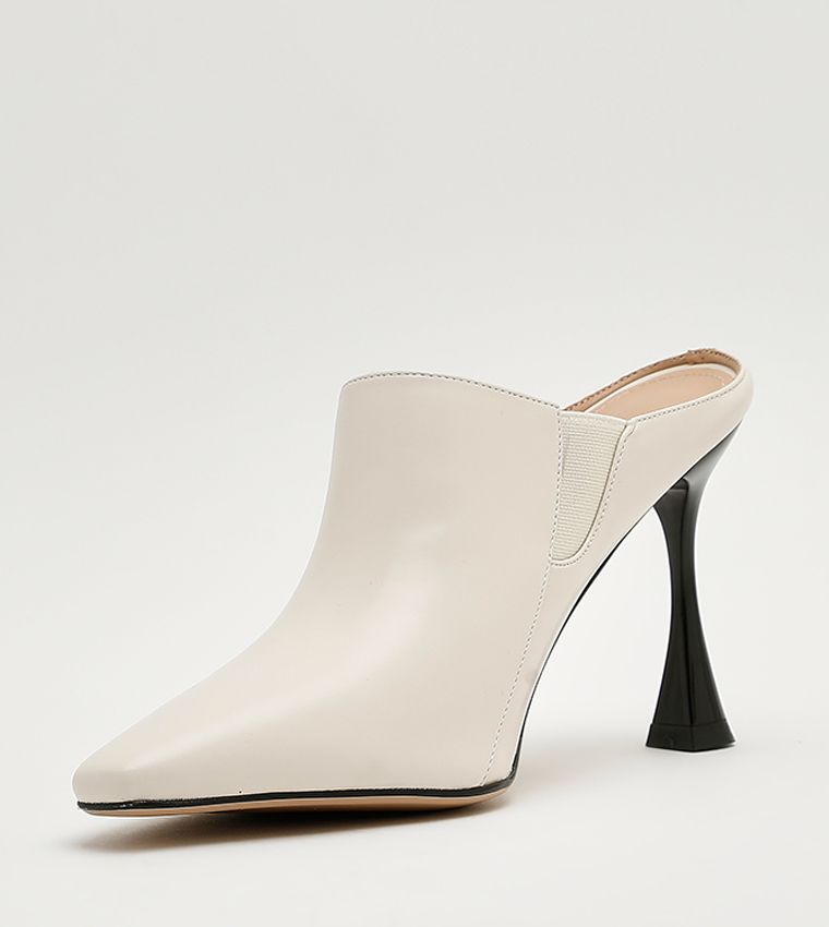 Reynac Pointed Toe Mule Pumps