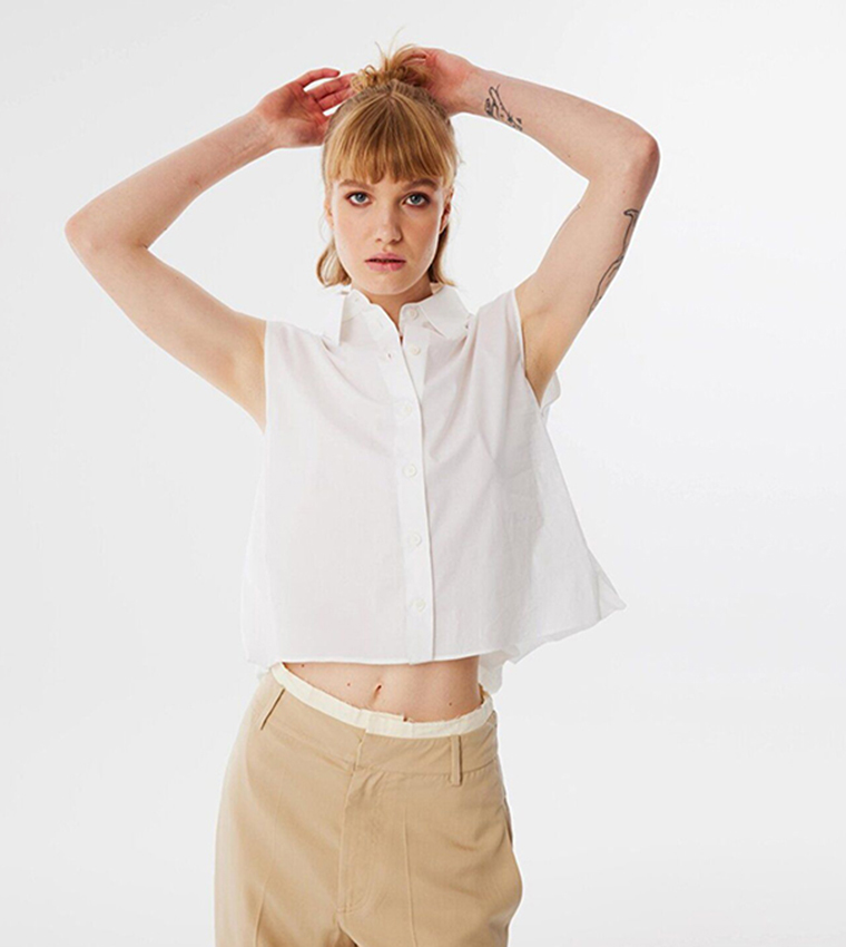 Solid Sleeveless Cropped Shirt