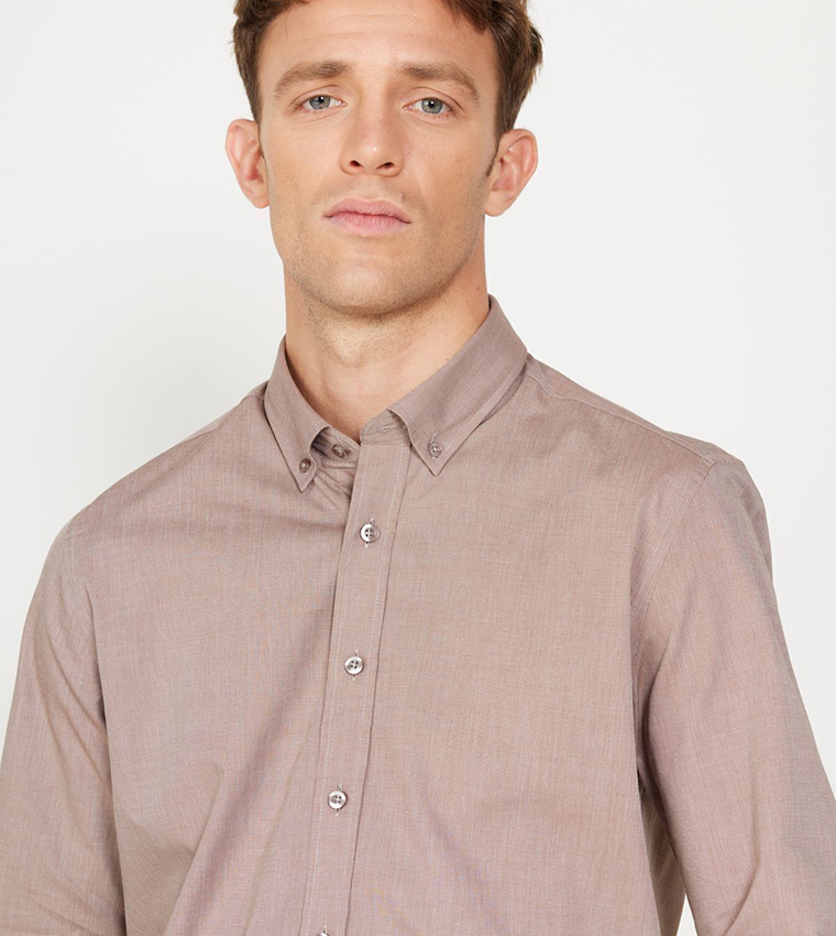 قميص بياقة بأزرار منقوش