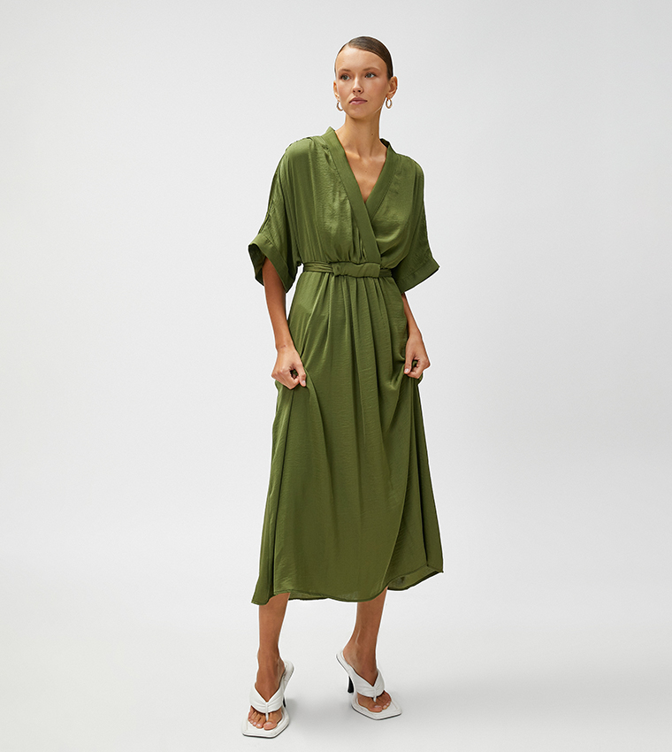 Solid Short Sleeves V-Neck Midi Dress