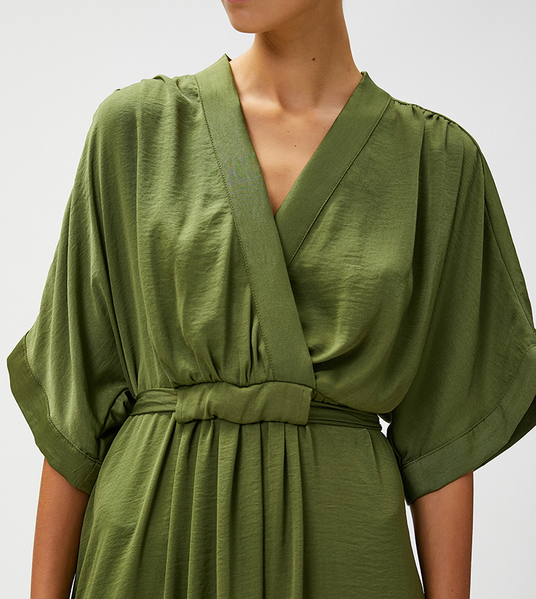 Solid Short Sleeves V-Neck Midi Dress