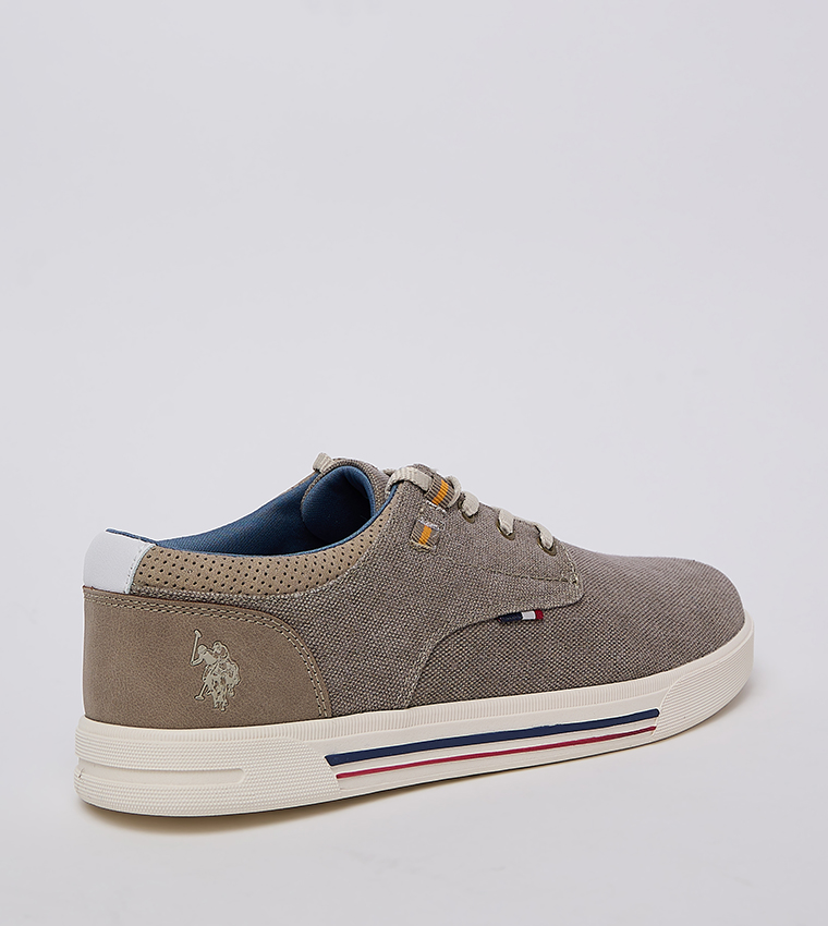 FLYWELL Low-Top Sneakers