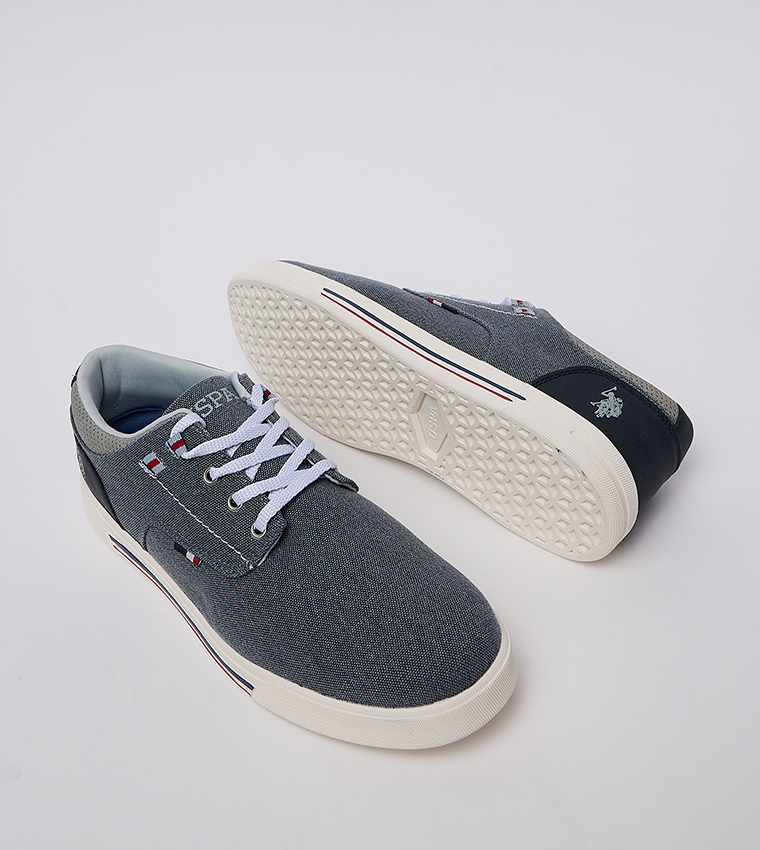 FLYWELL Low-Top Sneakers
