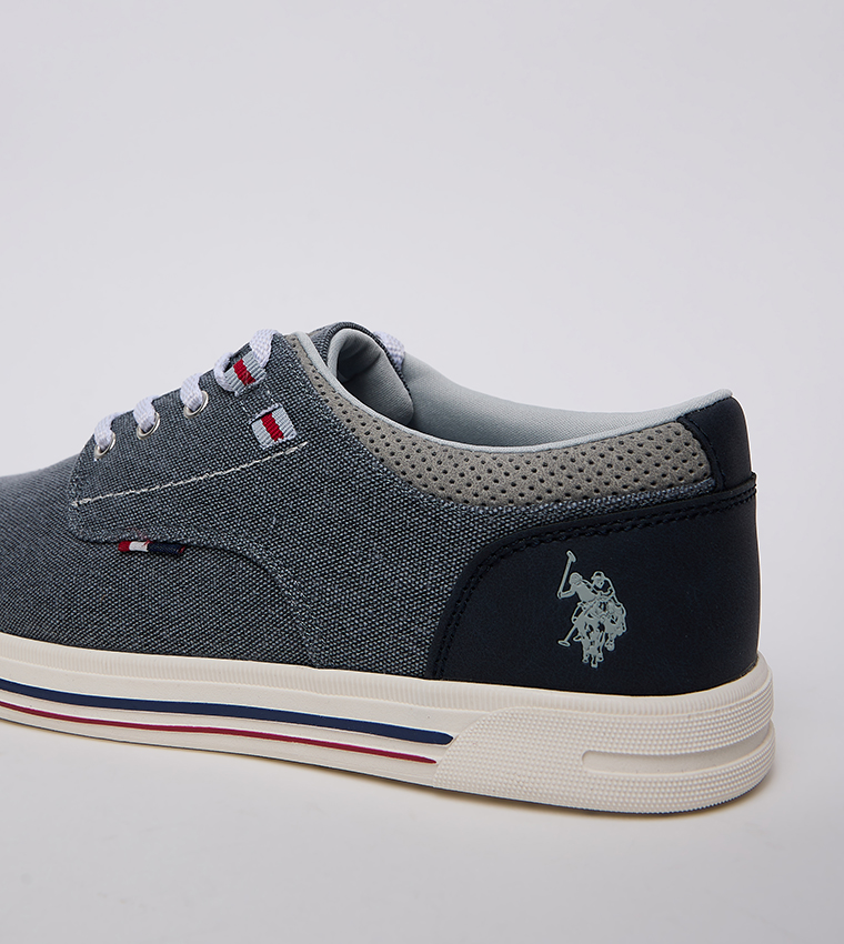 FLYWELL Low-Top Sneakers
