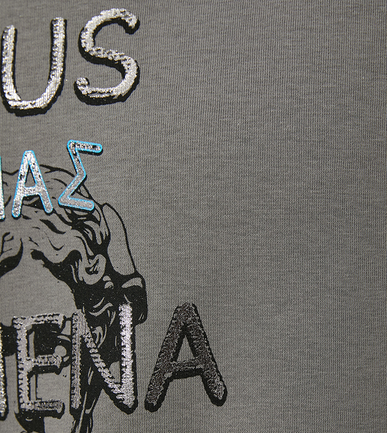 هودي بأكمام طويلة وطبعة 