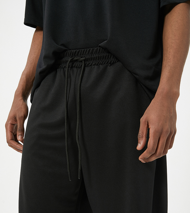Solid Mid Rise Active Shorts