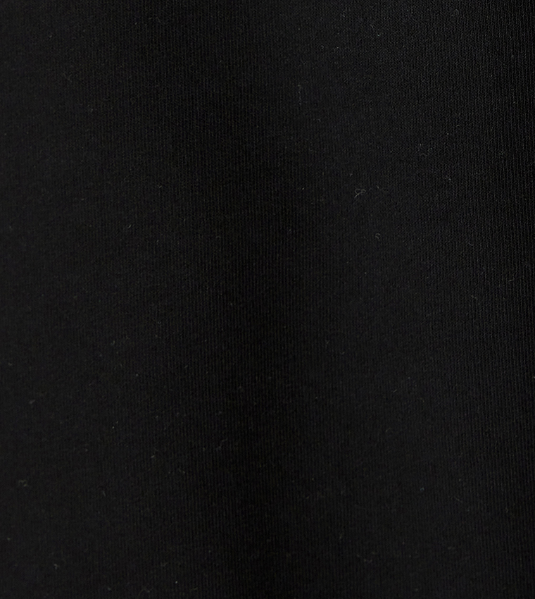 شورت برمودا برباط على الخصر 