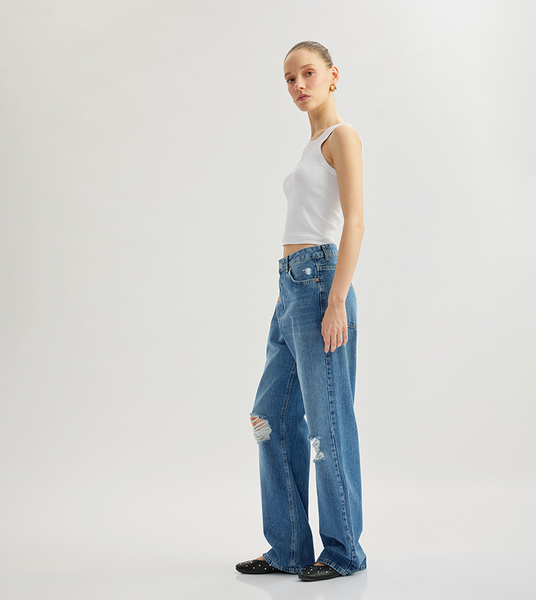 Distressed Straight Fit Jeans