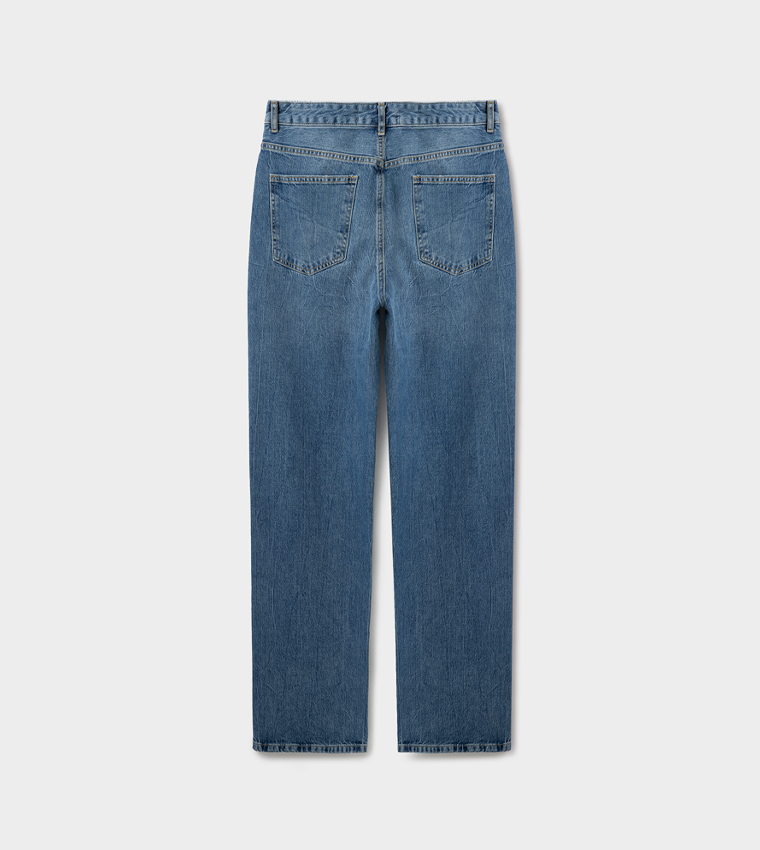 Distressed Straight Fit Jeans