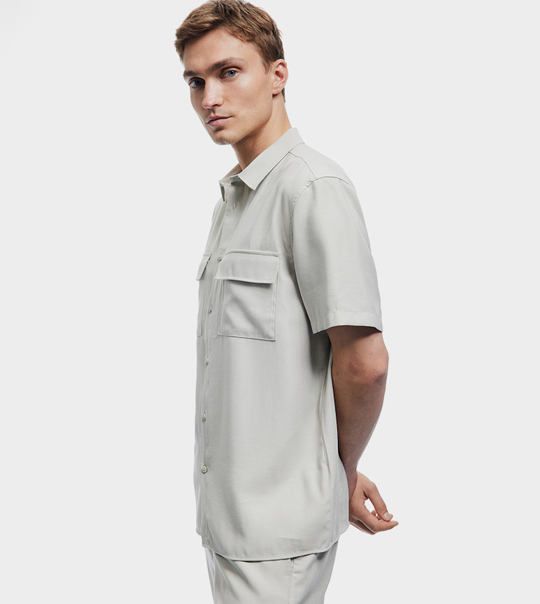 Solid Short Sleeves Shirt