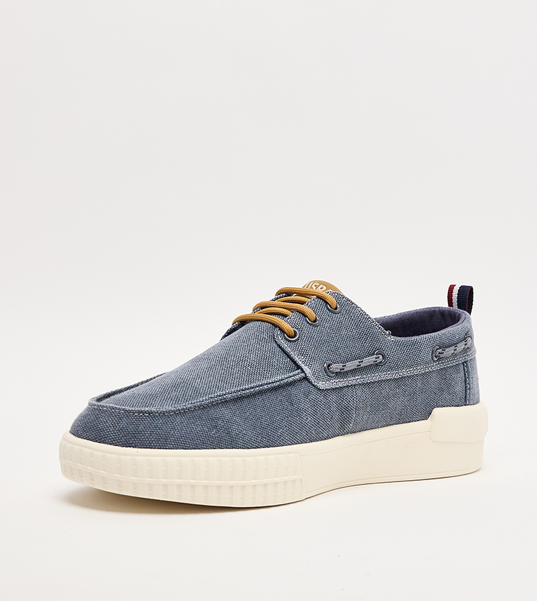 VASLEY Textured Low-Top Slip-On Shoes