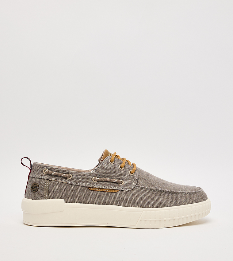 VASLEY Textured Low-Top Slip-On Shoes