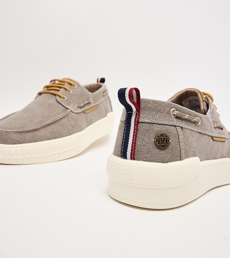 VASLEY Textured Low-Top Slip-On Shoes