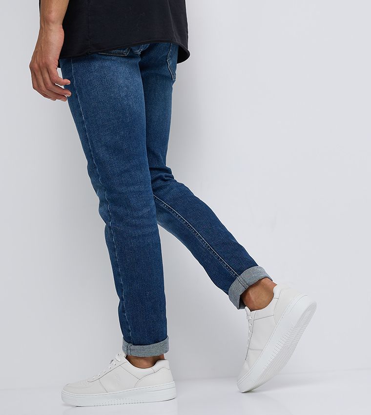 ROBERT LT Textured Low-Top Sneakers