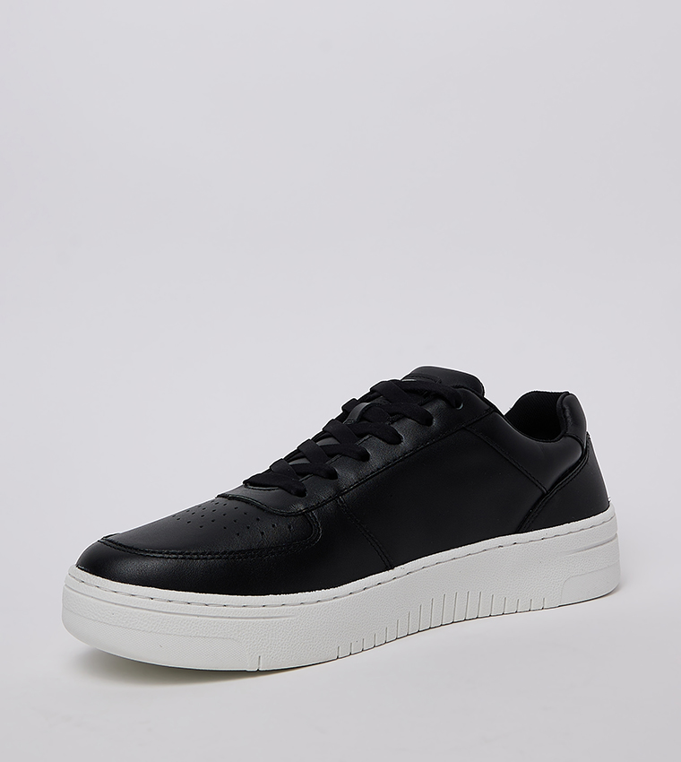 ROBERT LT Textured Low-Top Sneakers