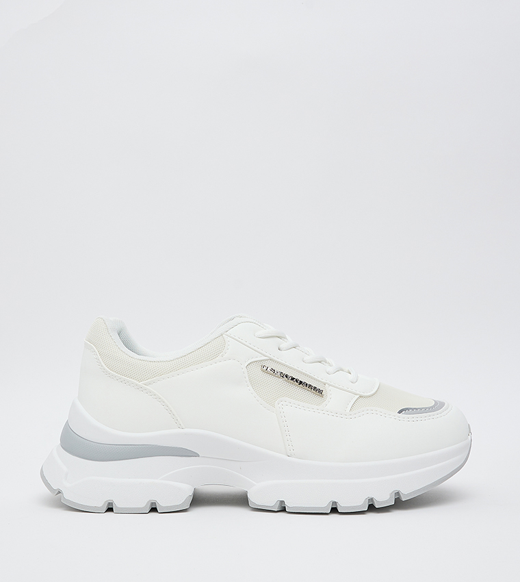 LARISSA GLB Lace-Up Runner Sneakers