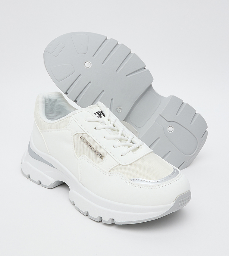 LARISSA GLB Lace-Up Runner Sneakers