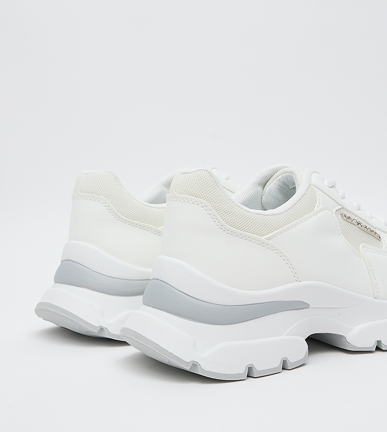 LARISSA GLB Lace-Up Runner Sneakers