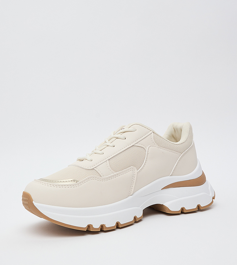 LARISSA GLB Lace-Up Runner Sneakers